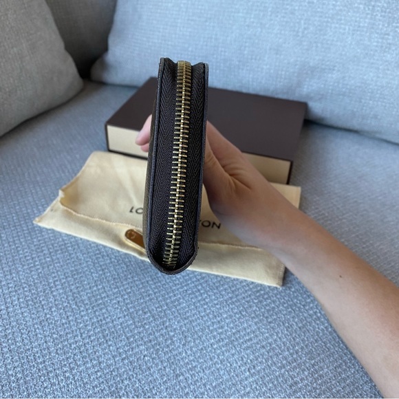 Louis Vuitton Zippy Wallet - Picture 5 of 7